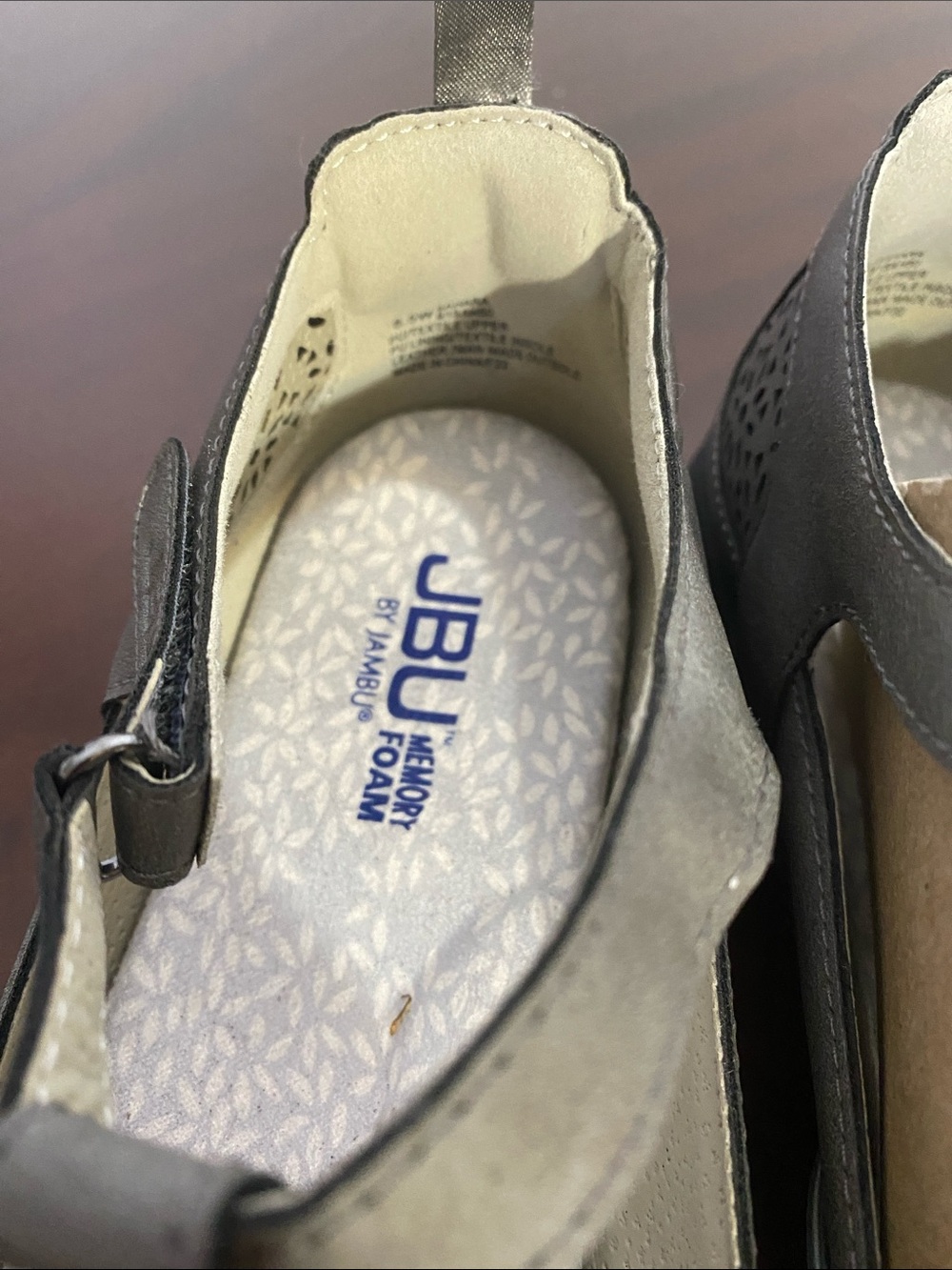JBU Gray Cutout Mary Jane Comfort Flats 8.5 wide - Picture 3 of 7
